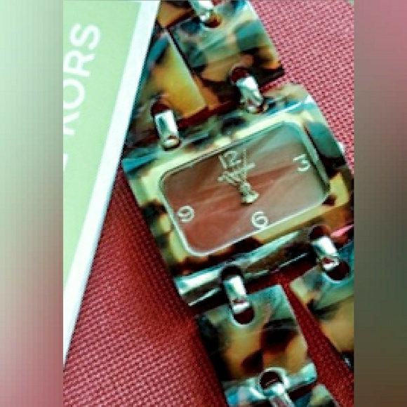 **HOST PICK** Michael Kors Tortoise Shell Watch - Picture 2 of 3